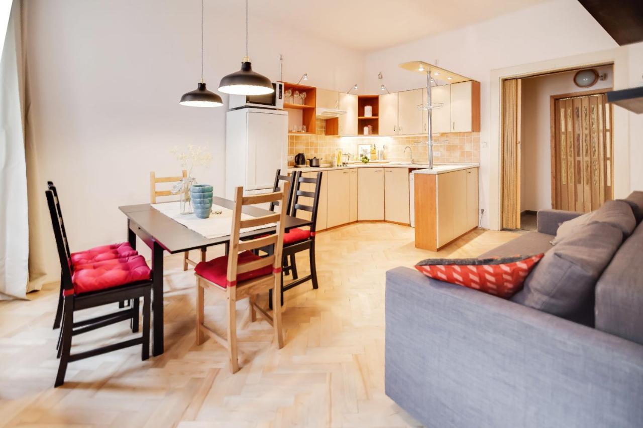 Curiosity Apartments Praha Bagian luar foto