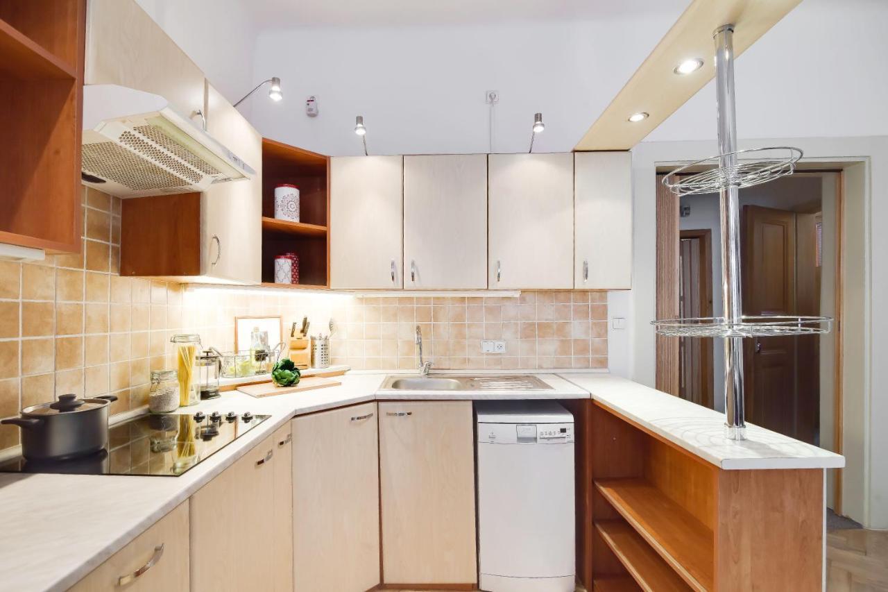 Curiosity Apartments Praha Bagian luar foto