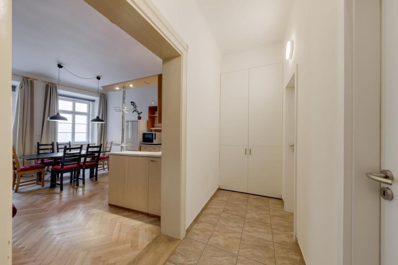 Curiosity Apartments Praha Bagian luar foto