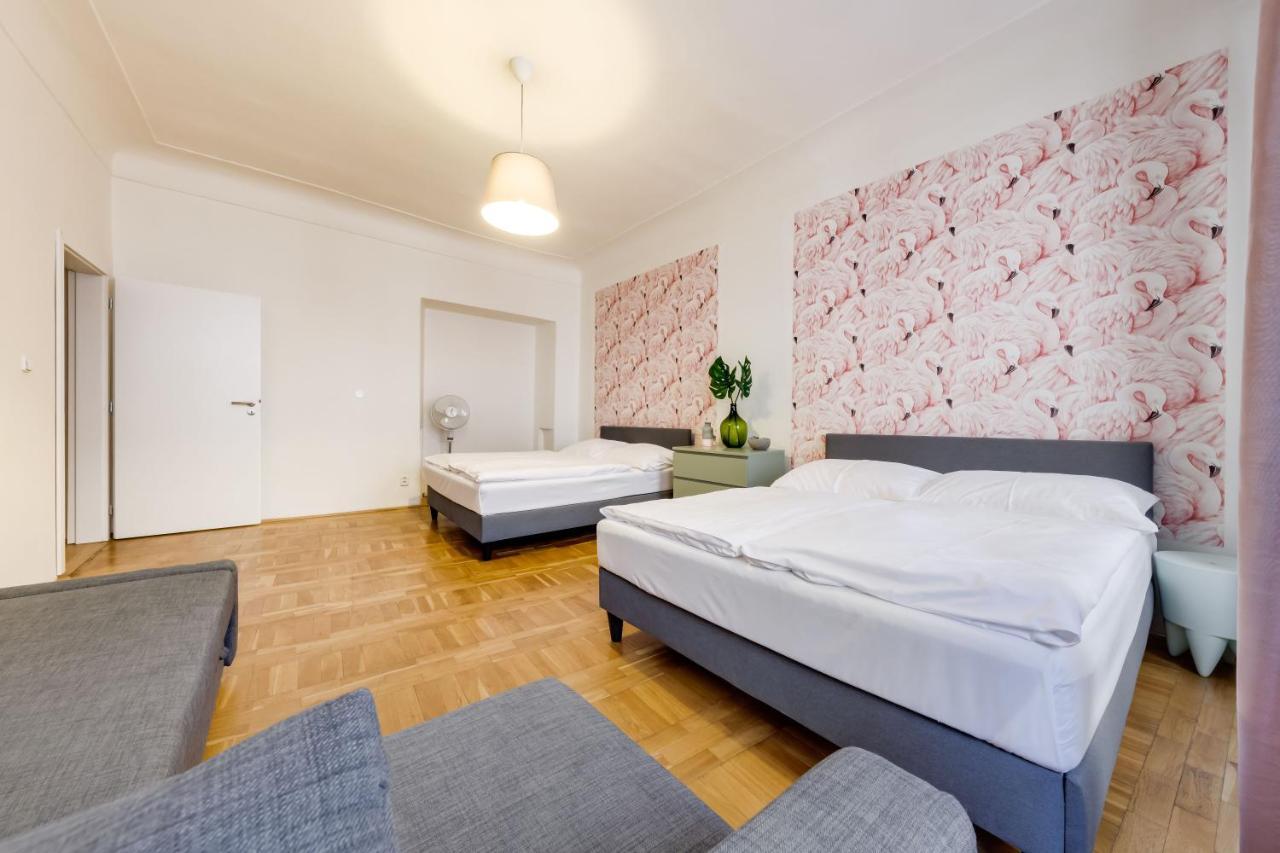 Curiosity Apartments Praha Bagian luar foto