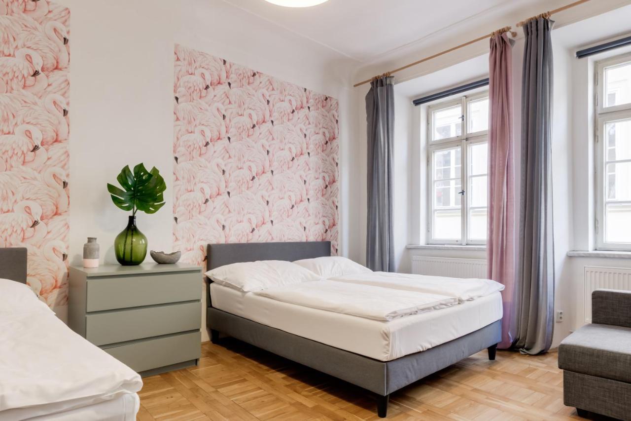 Curiosity Apartments Praha Bagian luar foto