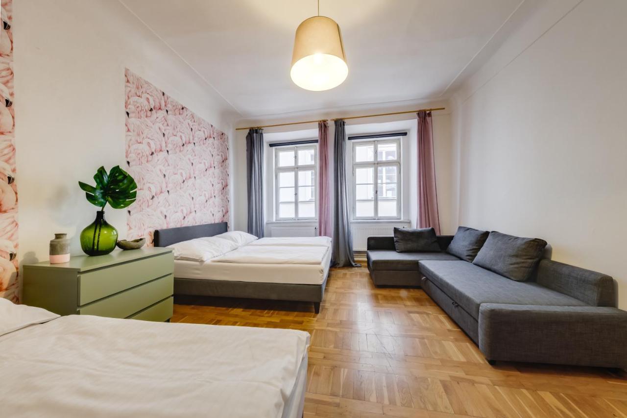 Curiosity Apartments Praha Bagian luar foto