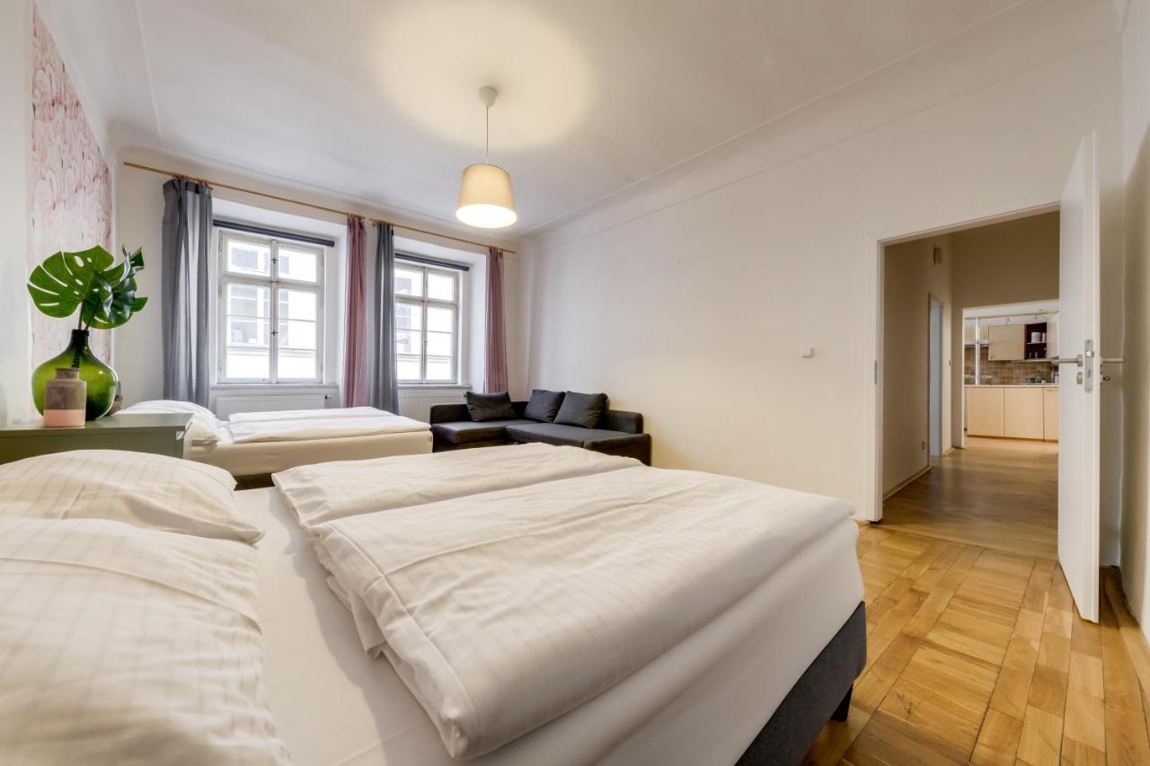 Curiosity Apartments Praha Bagian luar foto