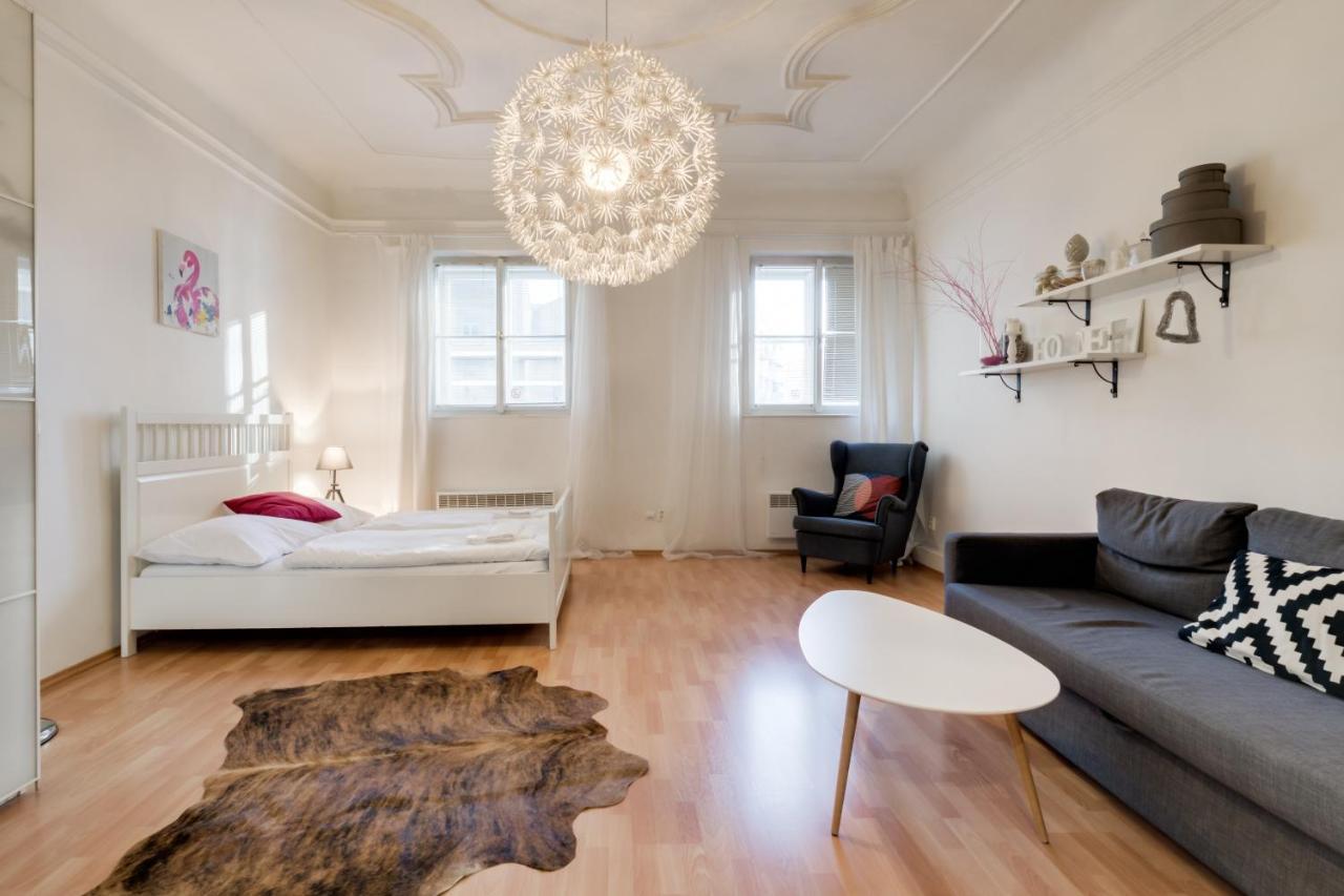 Curiosity Apartments Praha Bagian luar foto