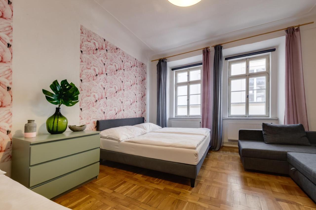 Curiosity Apartments Praha Bagian luar foto