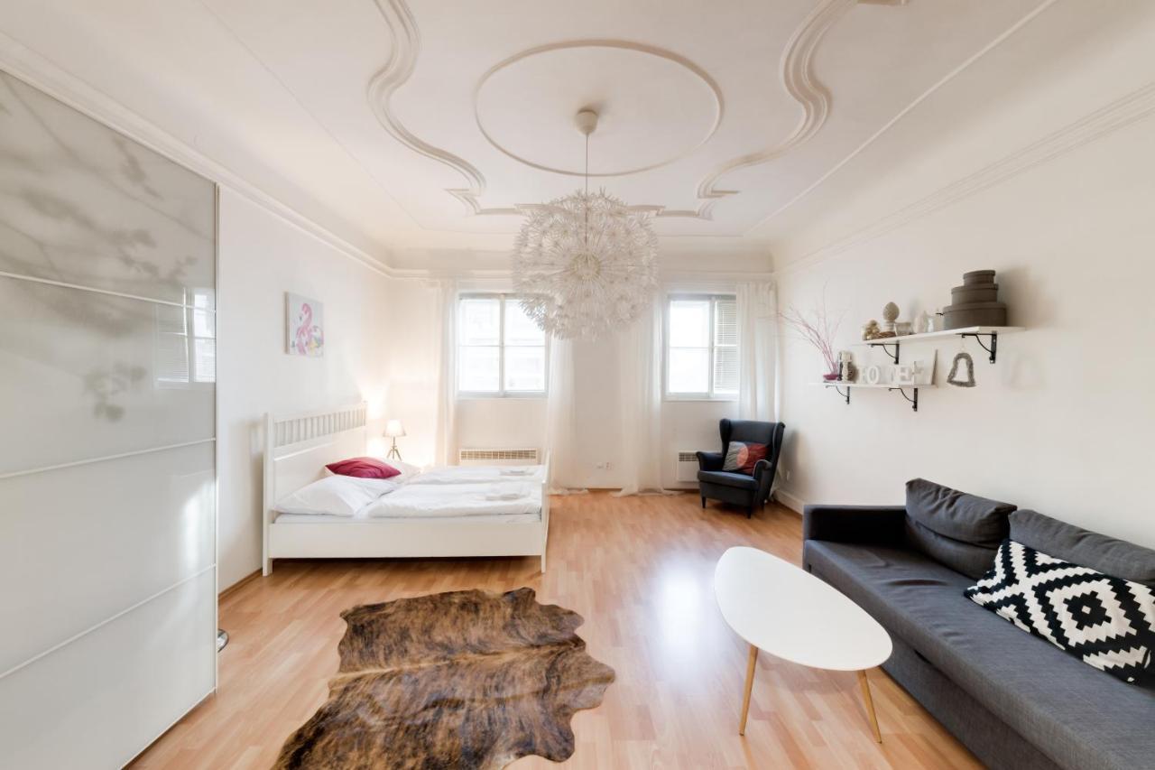 Curiosity Apartments Praha Bagian luar foto